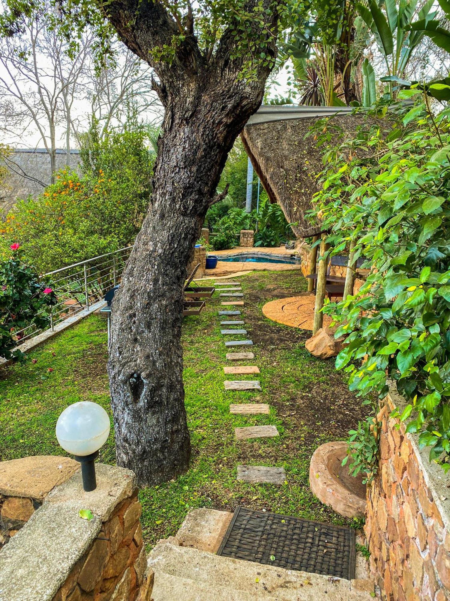 Bali At Scenic Haven Lodge In Hartbeespoort Exteriör bild