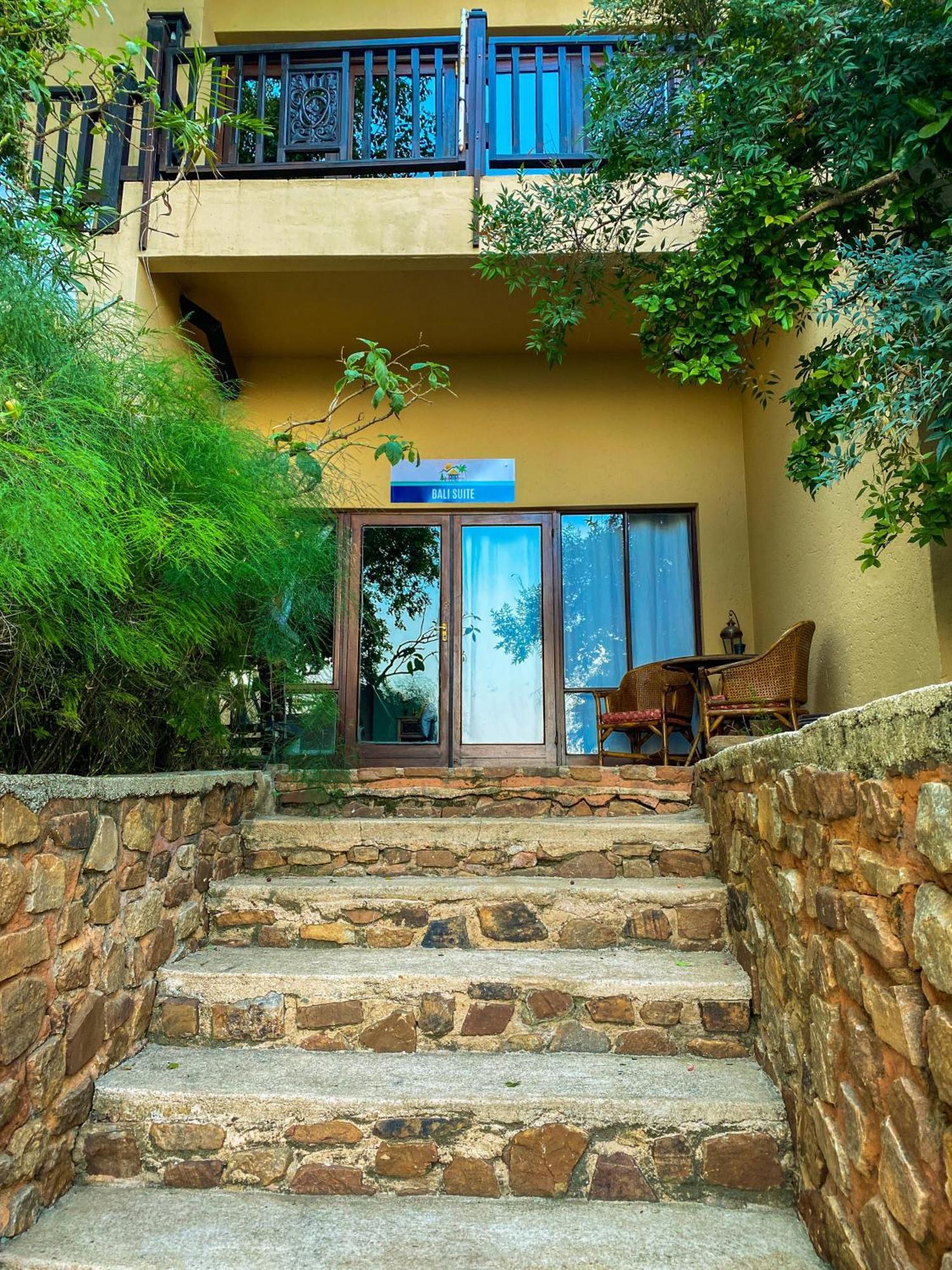 Bali At Scenic Haven Lodge In Hartbeespoort Exteriör bild